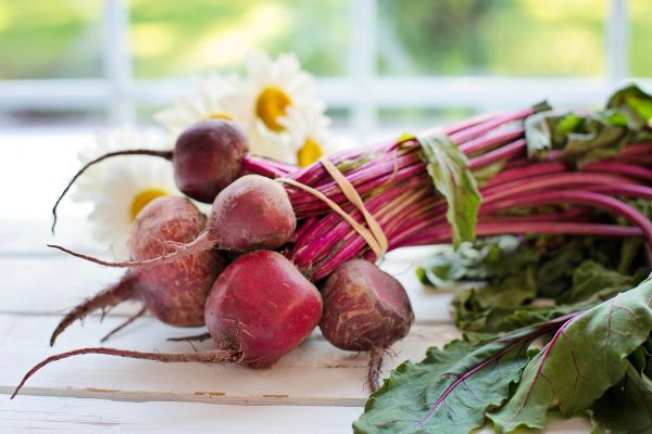 kitchen_counter_beets_chopping_board_cutting_board_root_vegetable_vegan_paleo_healthy_gluten_free